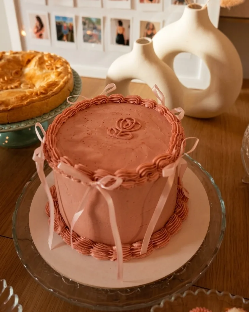 Cake Bow